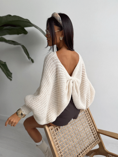 Sweter oversize z marszczonym tyłem KADAR - beżowy