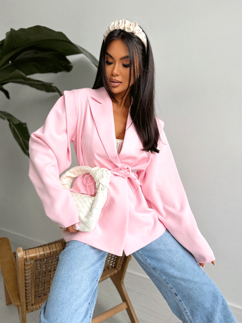 Elegancka długa marynarka z wiązaniem ORINA - pudrowy róż