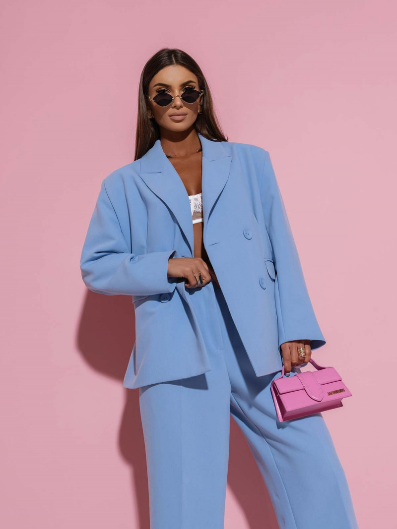 Eleganckie spodnie z kantem z wiskozy...