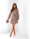 Przekładana sukienka z falbaną LURETTE - mocha mousse