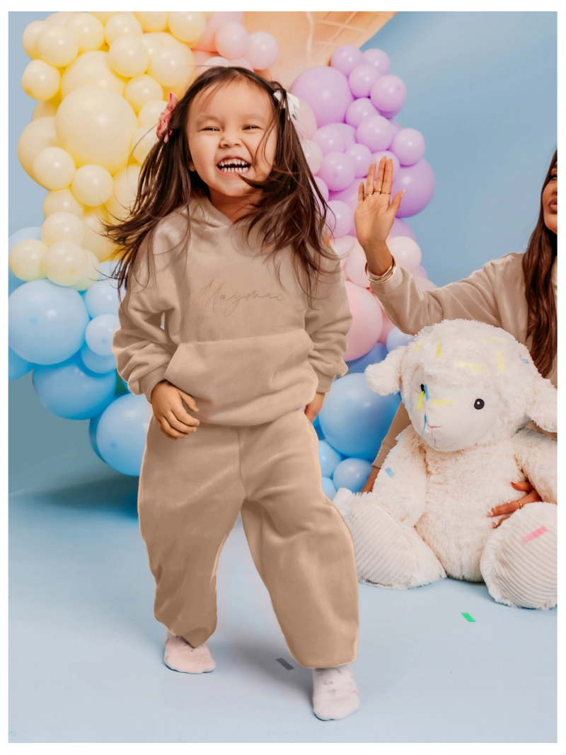 WP Spodnie dresowe r.116 - beżowe