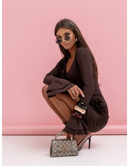 Dopasowana sukienka mini z marszczeniem CORTA - czekoladowa