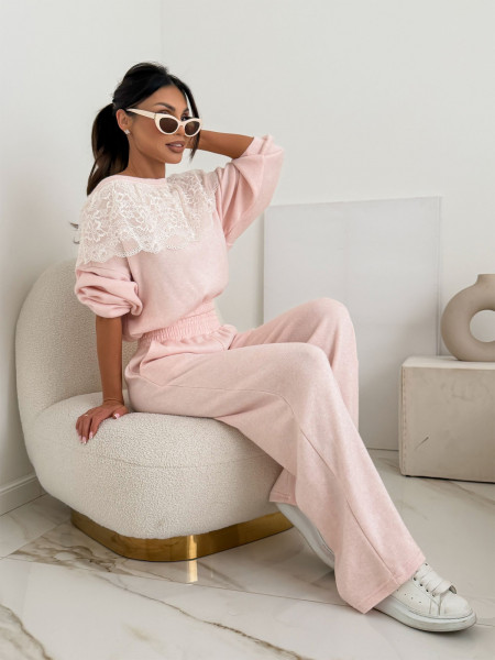 Komplet dzianinowy z szerokimi spodniami IMARA - pudrowy róż
