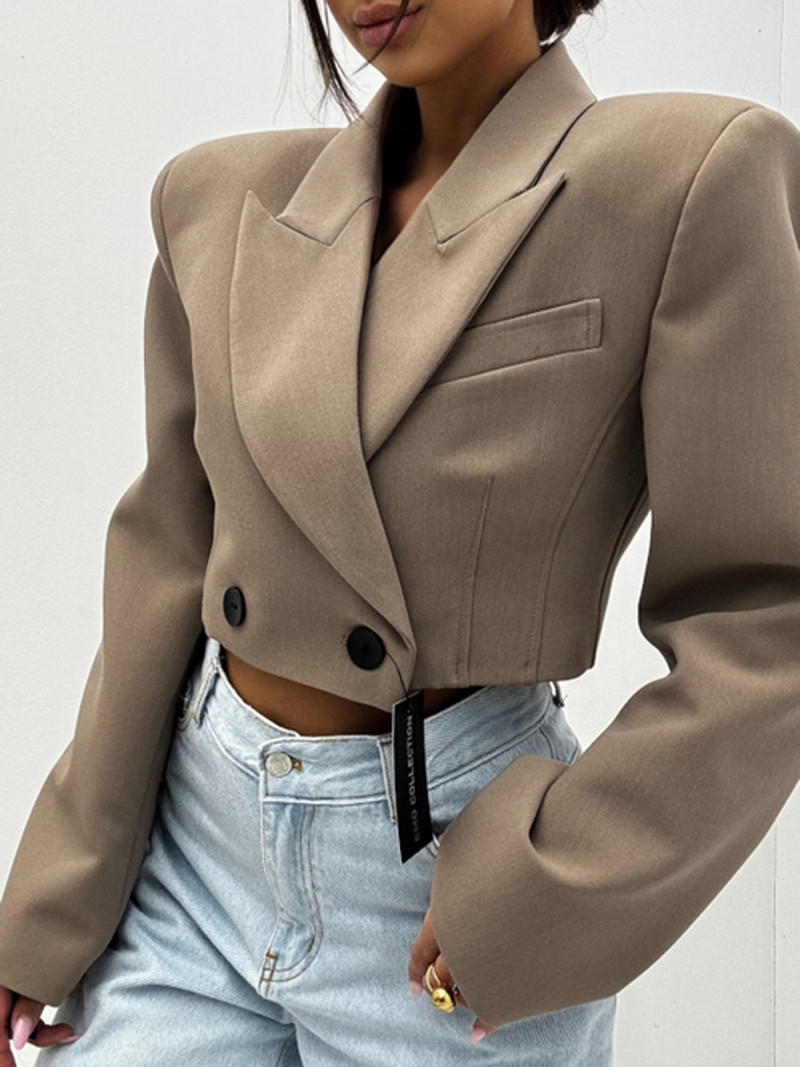 Elegancka krótka marynarka oversize KAMALU - cappuccino