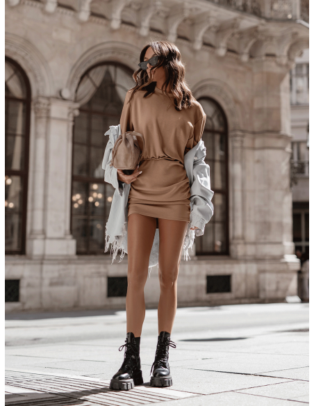 Masełkowa sukienka mini z marszczeniem ZAMIA - mocha mousse