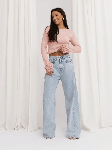 Dzianinowa bluzka z różą na rękawie DELFINA - pudrowy róż 2