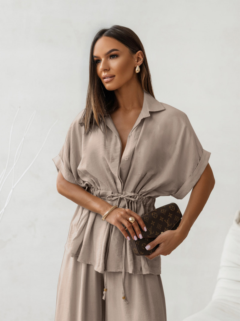 Stylowy komplet z szerokimi spodniami...