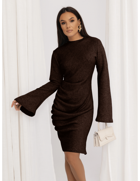 Dzianinowa sukienka  z szerokimi rękawami ELLETRA - czekoladowa