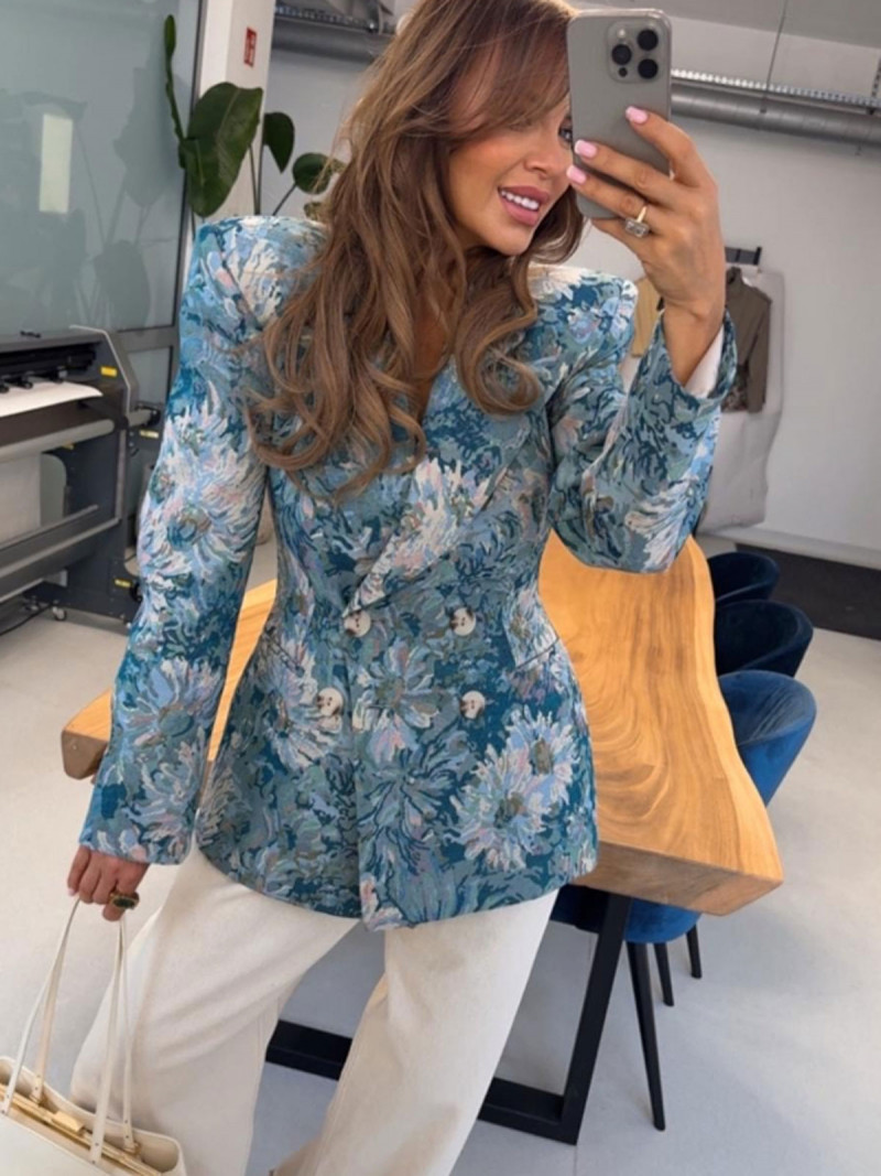 Żakardowa marynarka w kwiaty JULIANNA - niebieska