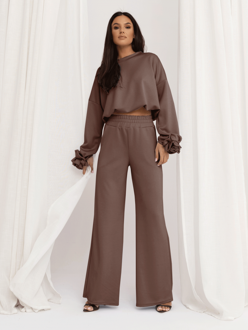 Masełkowy komplet z szerokimi...