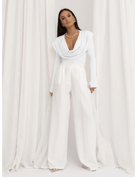 Wiskozowa bluzka z dekoltem woda OLYMPE - biała