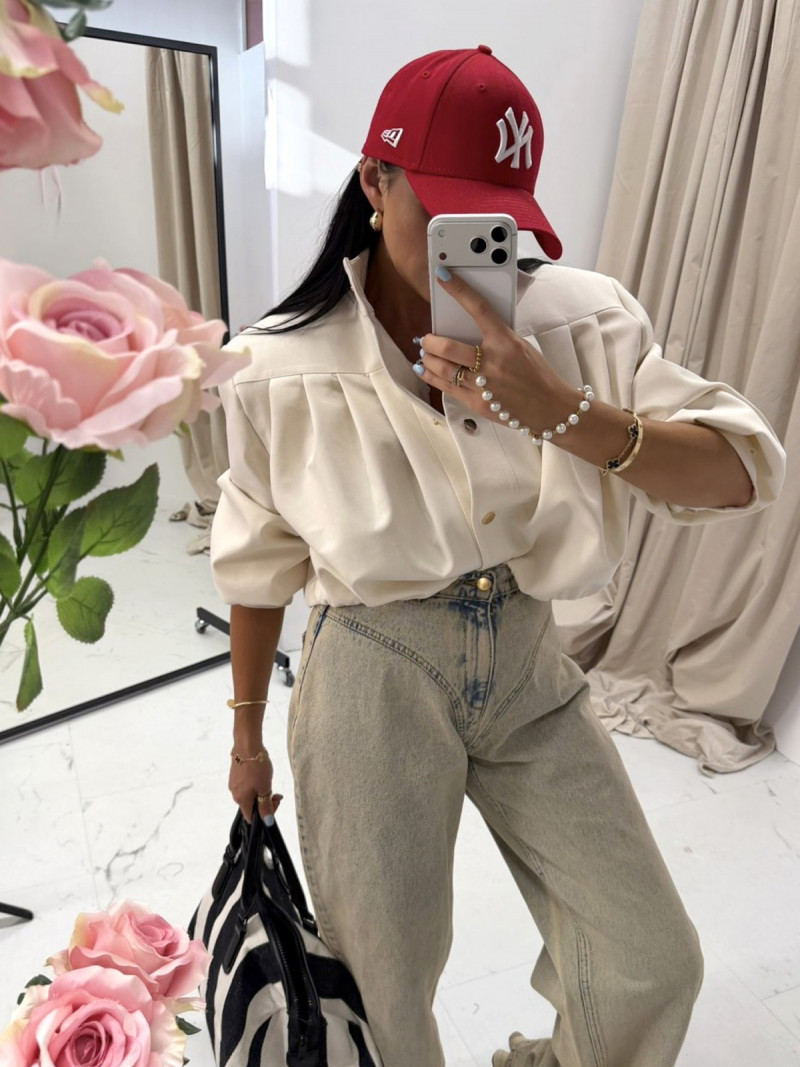 Krótka kurtka bomberka z wiskozy...