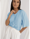 Wiskozowy t-shirt z ozdobną róża CRESSIDA - błękitna