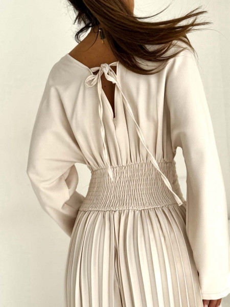 Elegancki kombinezon z plisowanymi nogawkami ADRA - beżowy 2