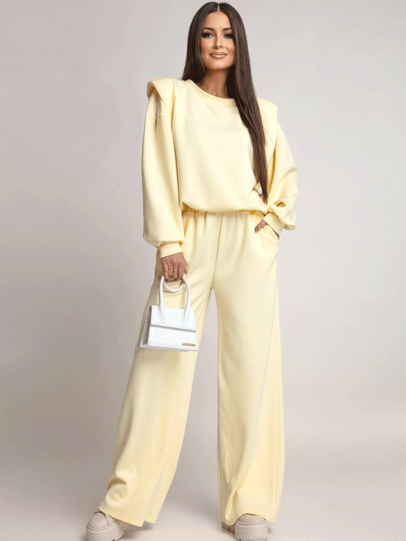 Komplet dresowy z szerokimi spodniami...