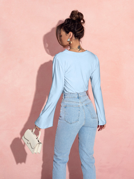Dopasowana bluzka z szerokim rękawem MEI - błękitna 2