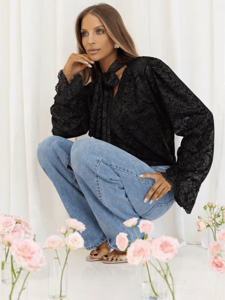 Koronkowa bluzka z ozdobnym wiązaniem MISTY - czarna