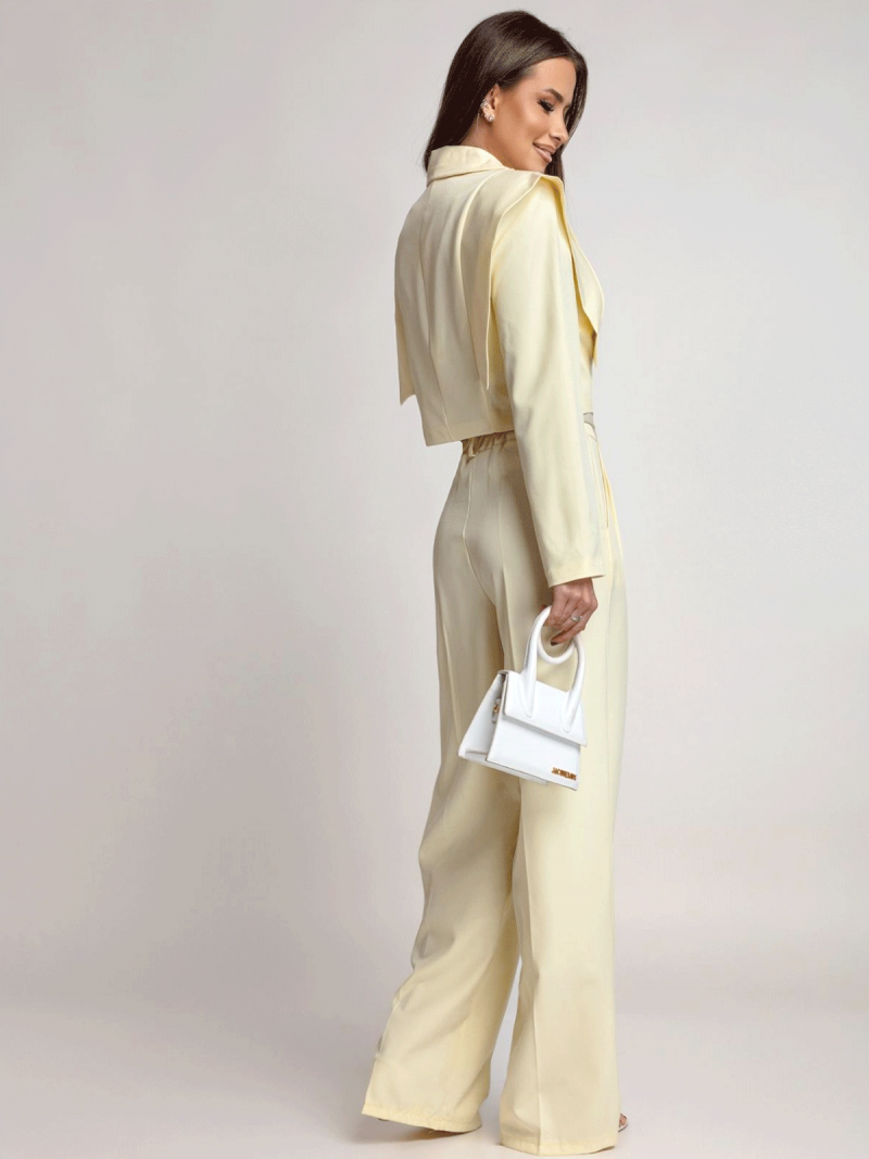 Stylowy garnitur z szerokimi...