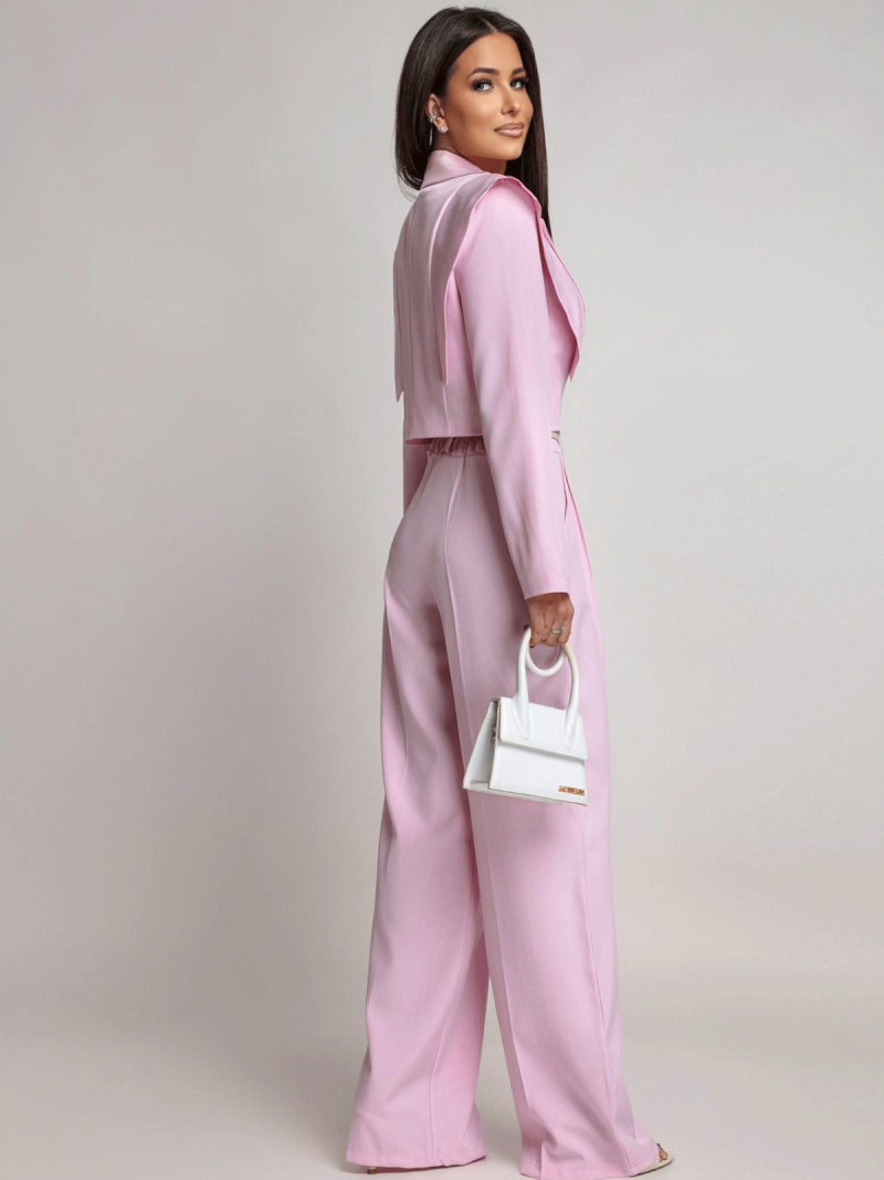 Stylowy garnitur z szerokimi...