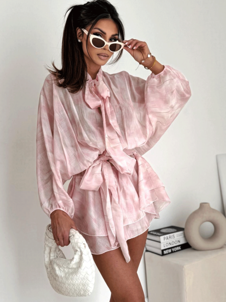 Rozkloszowana sukienka mini z wiskozy KIMIE - wzór 1 2