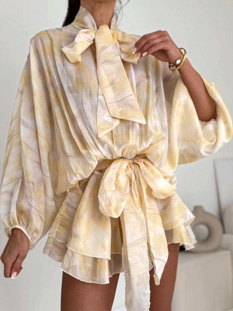 Rozkloszowana sukienka mini z wiskozy...