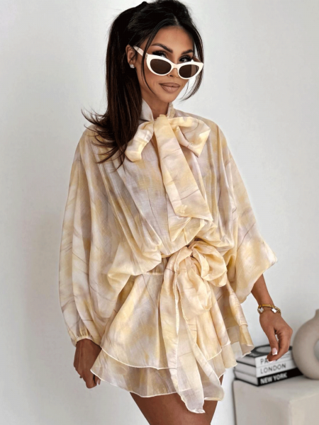 Rozkloszowana sukienka mini z wiskozy KIMIE - wzór 2