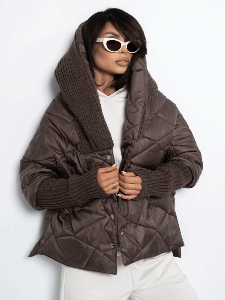 Pikowana kurtka z dzianinowym rękawem MOEKO - czekoladowa