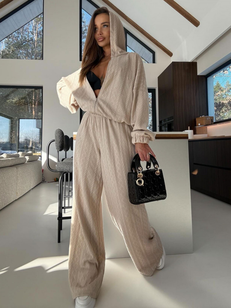 Stylowy komplet z plecionej dzianiny KIKI - beżowy