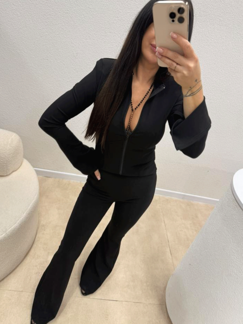 Dopasowany komplet bluza i legginsy...