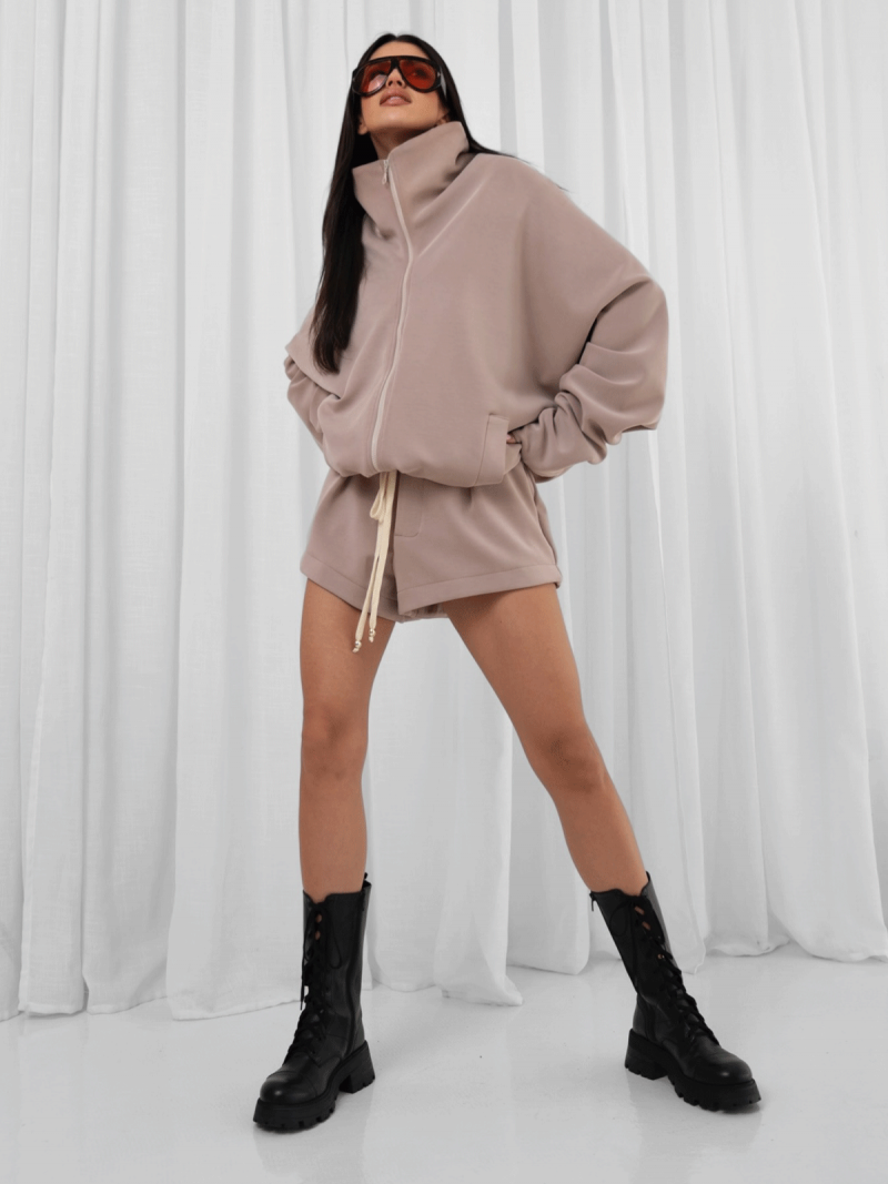 Stylowy komplet bluza ze spodenkami...