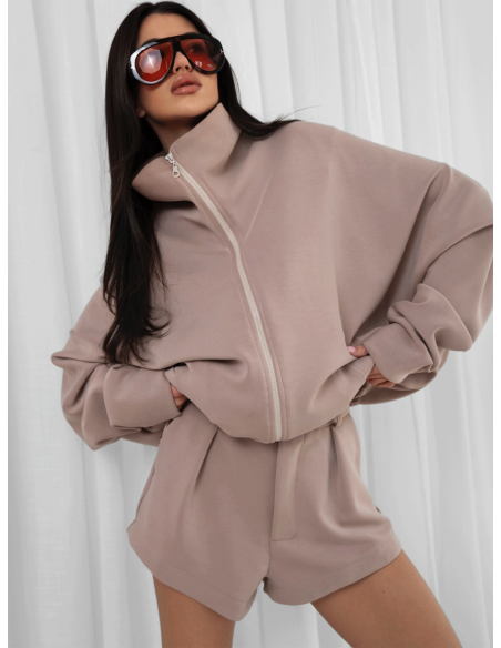 Stylowy komplet bluza ze spodenkami SHINJU - mocca