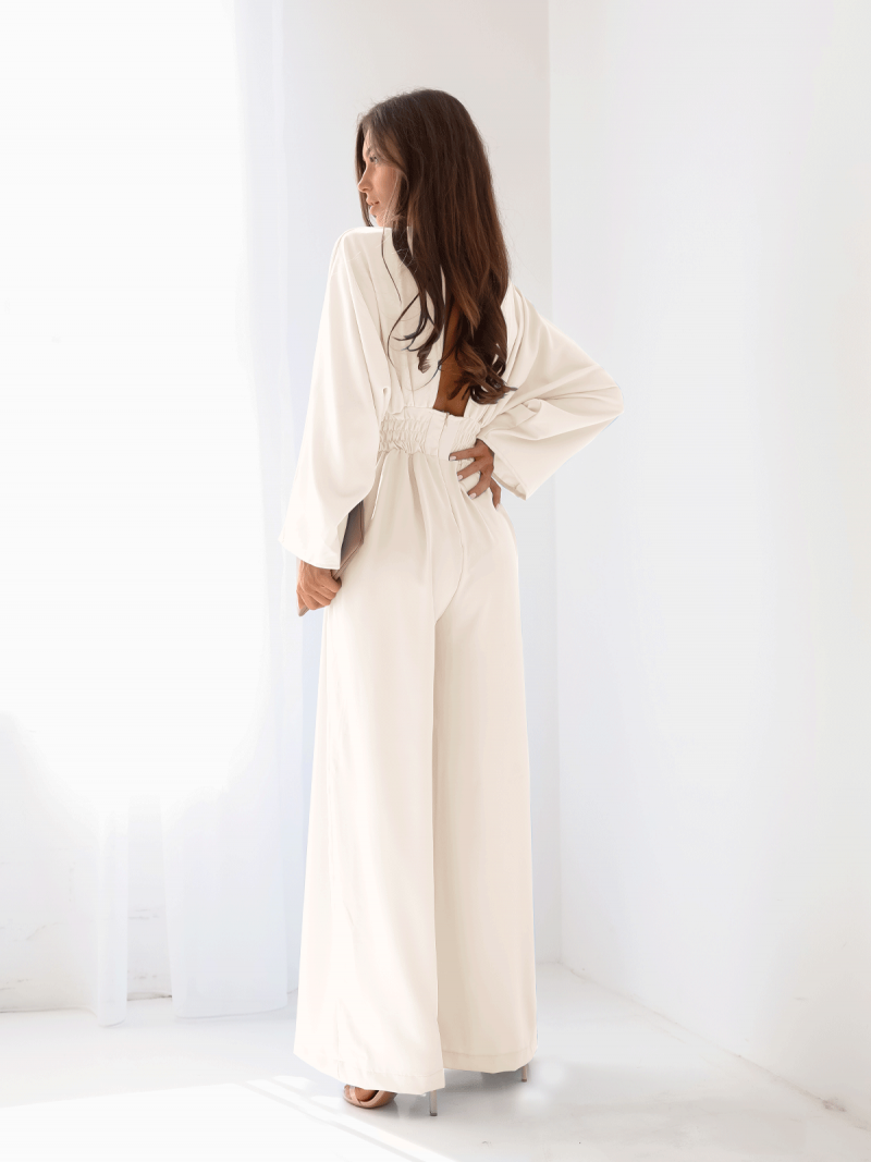 Kombinezon z szerokimi nogawkami...