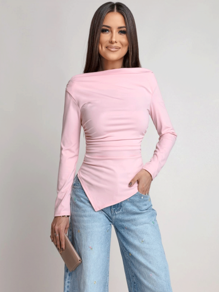 Dopasowana bluzka z asymetrycznym dołem ILIANA - pudrowy róż