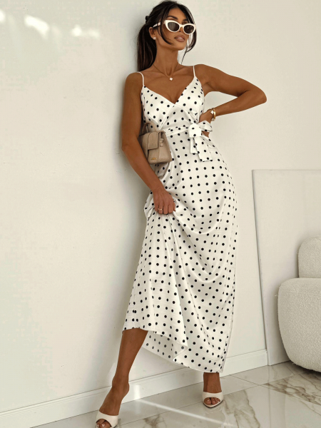 Satynowa sukienka maxi na ramiączkach ALANNA - biała