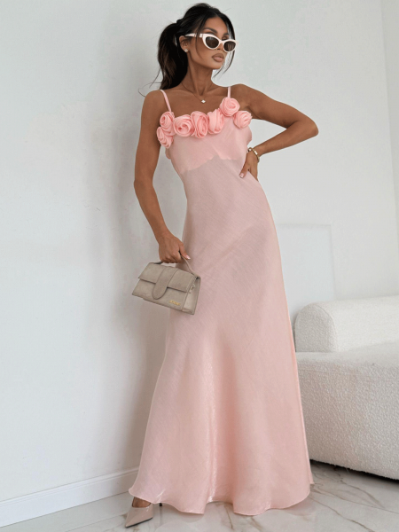 Wiskozowa sukienka maxi z różami PAITYN - pudrowy róż