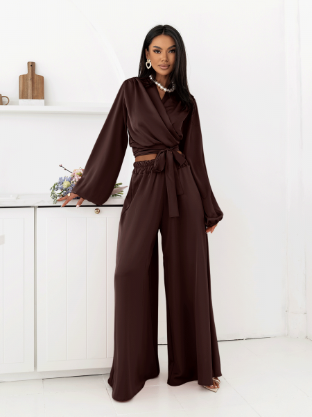 Satynowy komplet z szerokimi spodniami TAITHI - czekoladowy