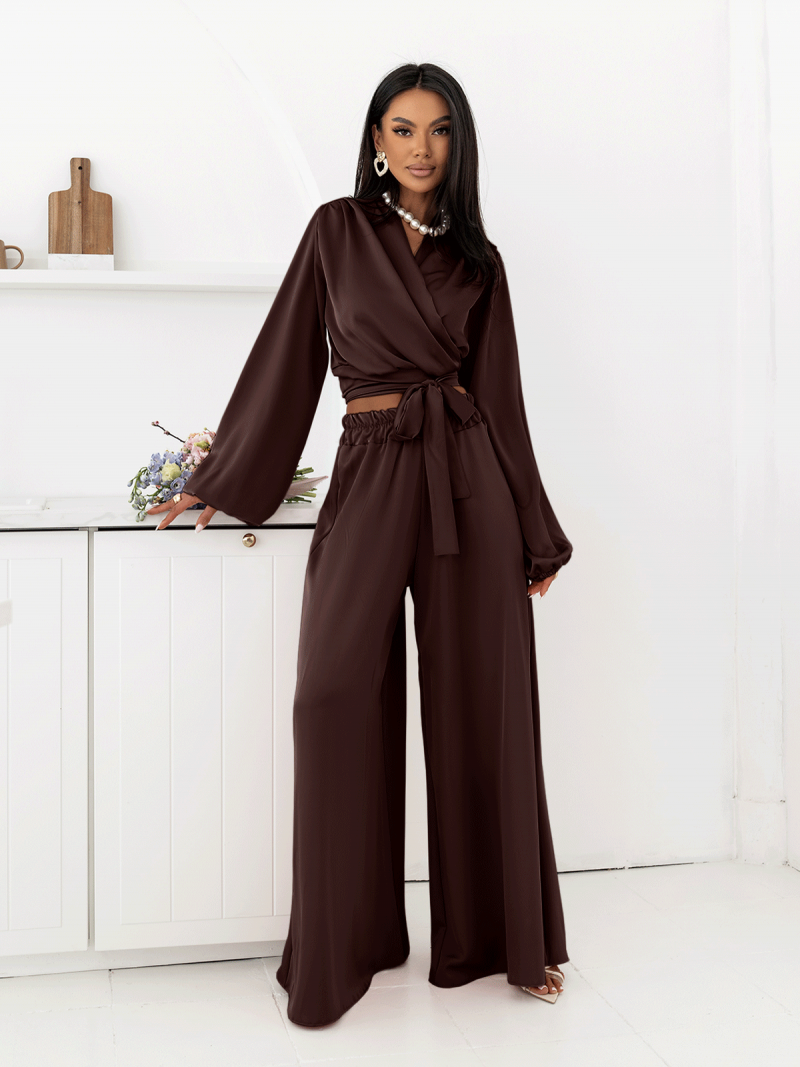 Satynowy komplet z szerokimi spodniami TAITHI - czekoladowy
