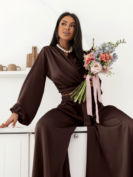 Satynowy komplet z szerokimi spodniami TAITHI - czekoladowy 2