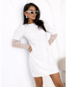Sukienka mini z koronkowymi rękawami ALEDA - biała