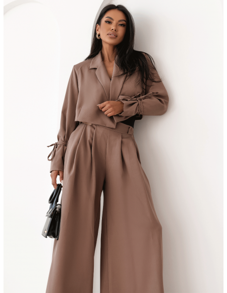 Stylowy garnitur z szerokimi spodniami AIDAN - cappuccino