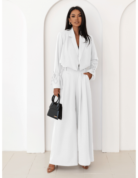 Stylowy garnitur z szerokimi spodniami AIDAN - biały