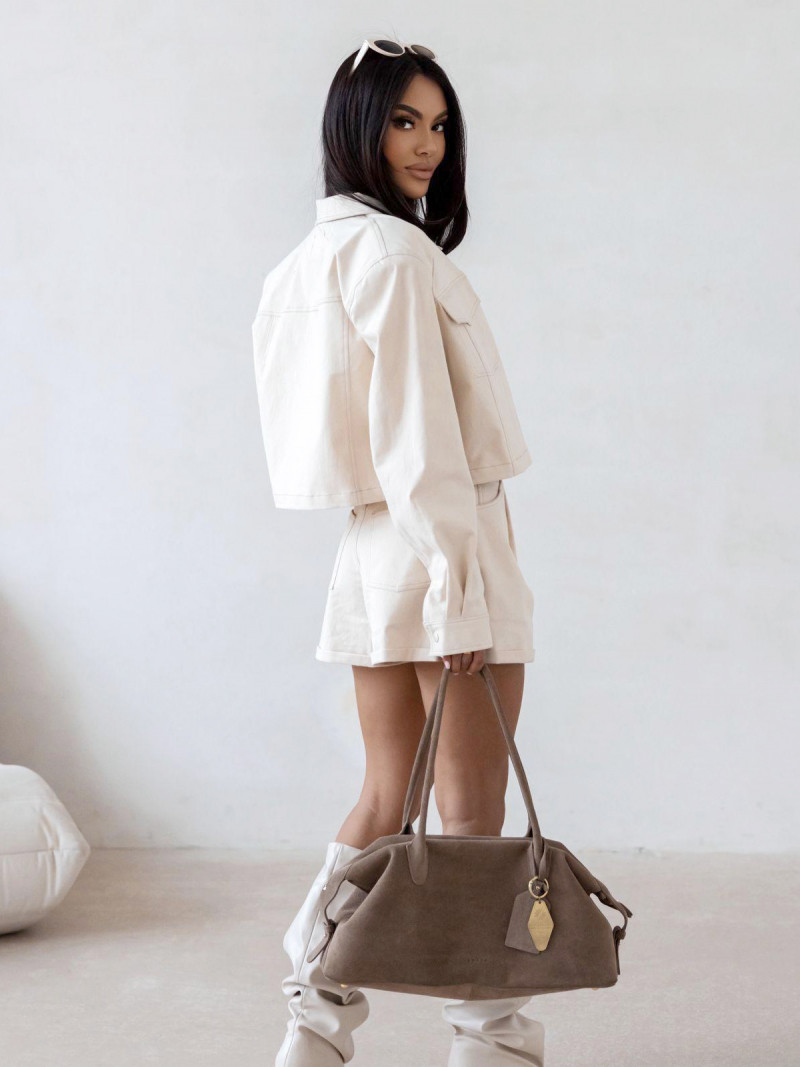 Stylowe spodenki szorty jeansowe...