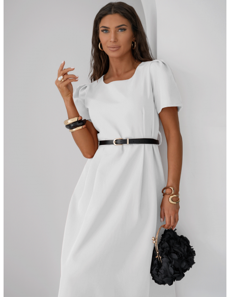 Elegancka sukienka midi z paskiem KERRIE - biała