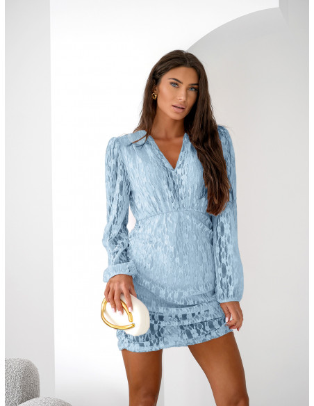 Koronkowa sukienka mini z dekoltem V TARA - błękitna