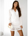 Koronkowa sukienka mini z dekoltem V TARA - biała