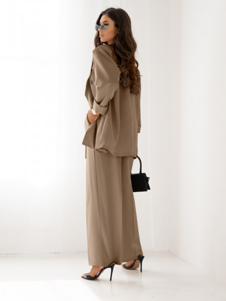 Stylowy garnitur marynarka i spodnie ULLA - mocha mousse 2