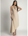 Asymetryczna plisowana sukienka z kwiatem JANNA - beżowa