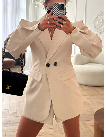 Elegancka marynarka z ozdobnymi guzikami SUZAN - marcepanowa