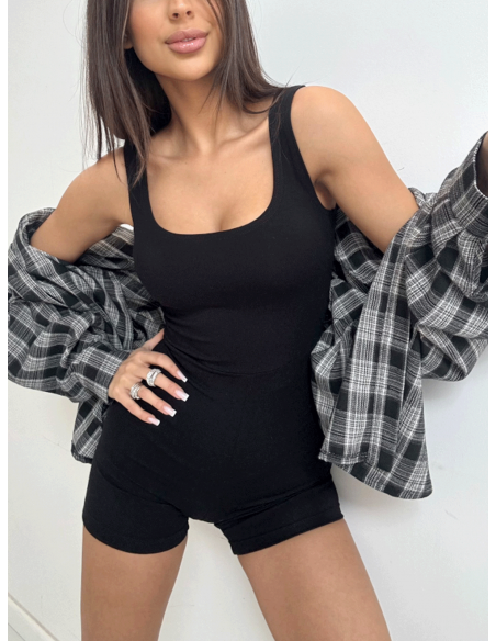 Krótki sportowy kombinezon na ramiączkach TOSSI - czarny