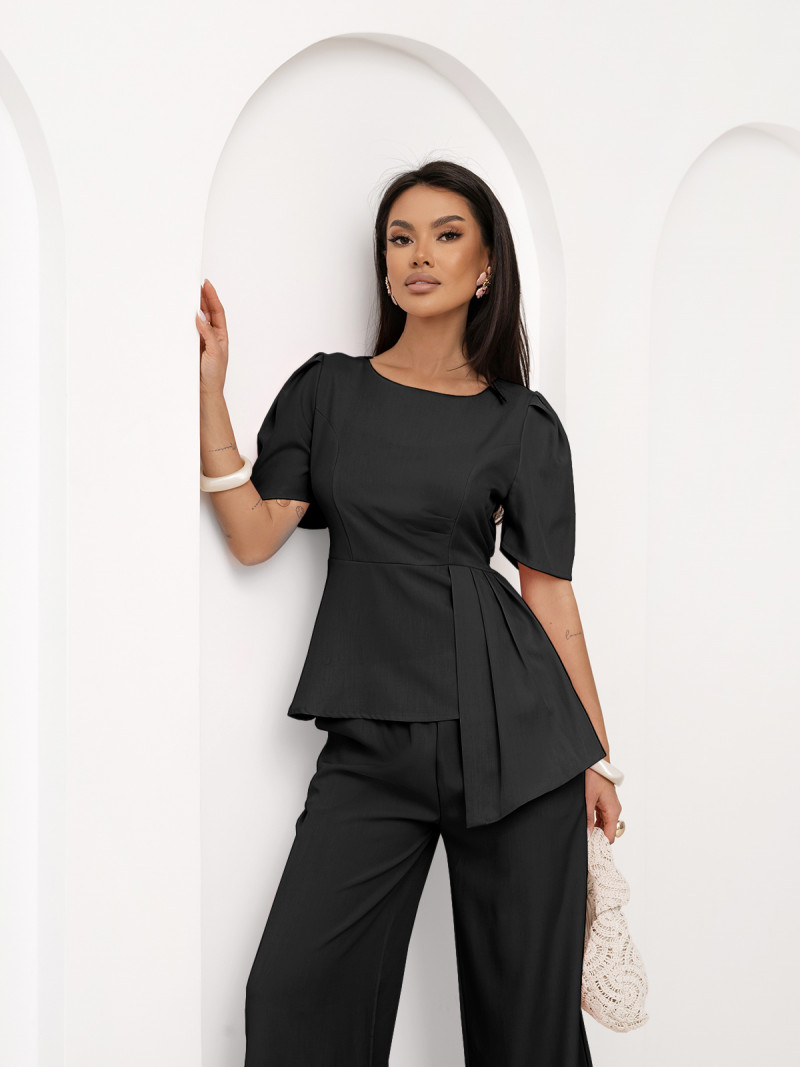 Stylowy komplet z szerokimi spodniami...